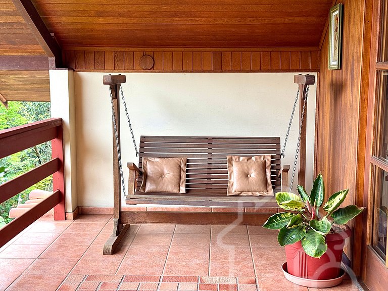 Casa Espaçosa em Mury | Até 20 Hóspedes