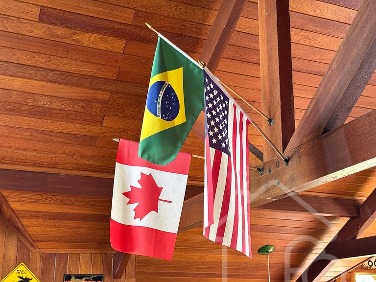 Casa Espaçosa em Mury | Até 20 Hóspedes