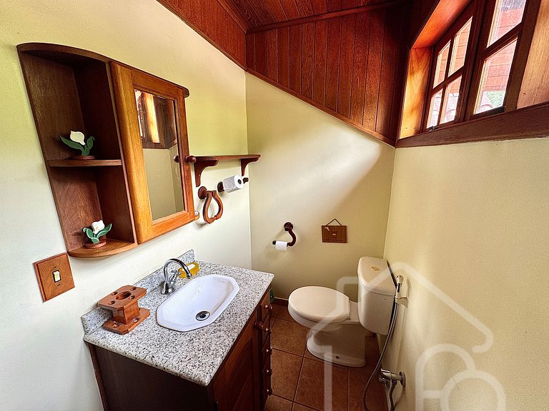 Casa Espaçosa em Mury | Até 20 Hóspedes