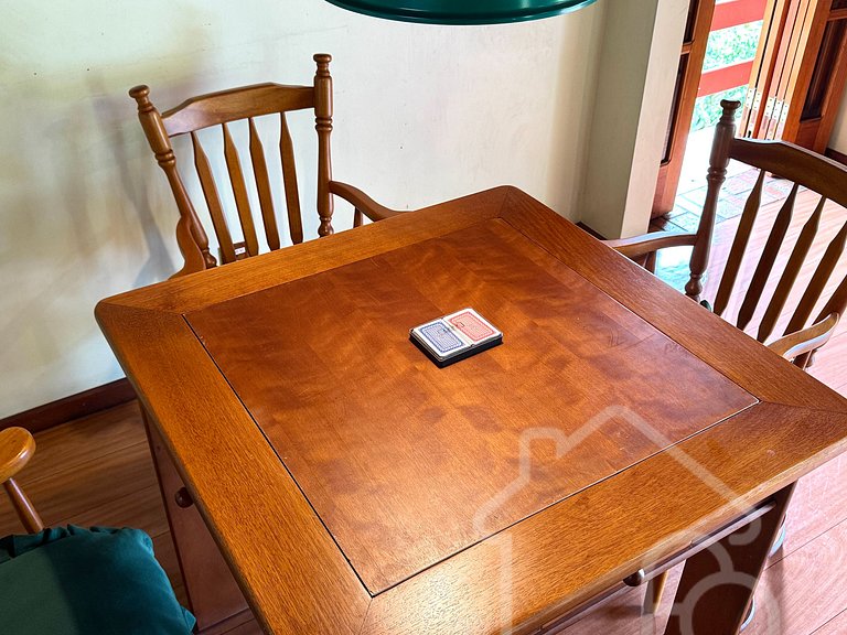 Casa Espaçosa em Mury | Até 20 Hóspedes