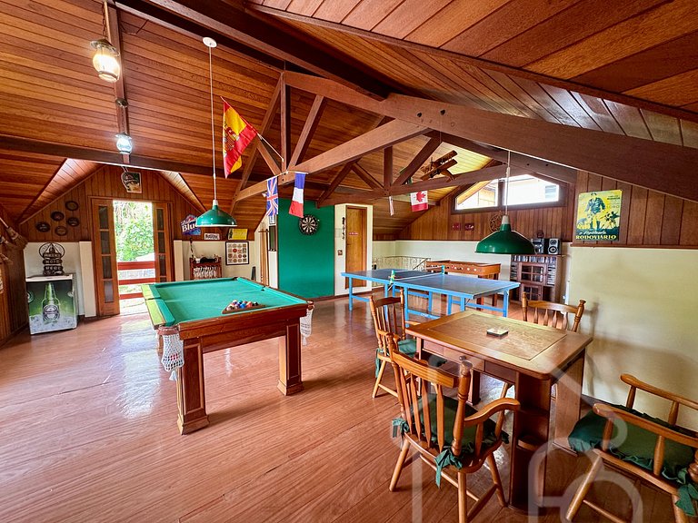 Casa Espaçosa em Mury | Até 20 Hóspedes