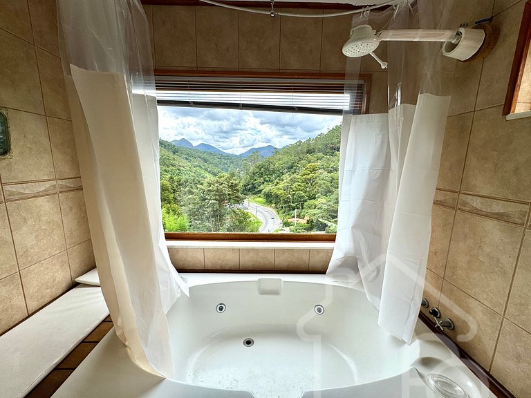 Casa Espaçosa em Mury | Até 20 Hóspedes