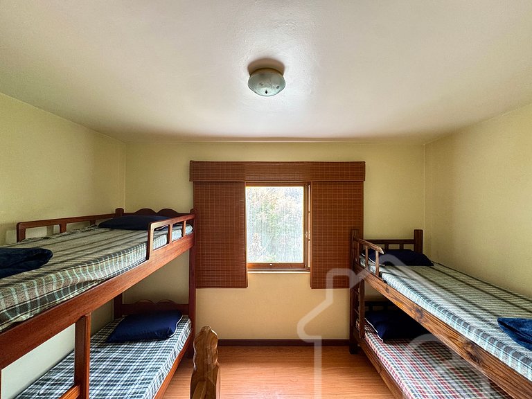 Casa Espaçosa em Mury | Até 20 Hóspedes