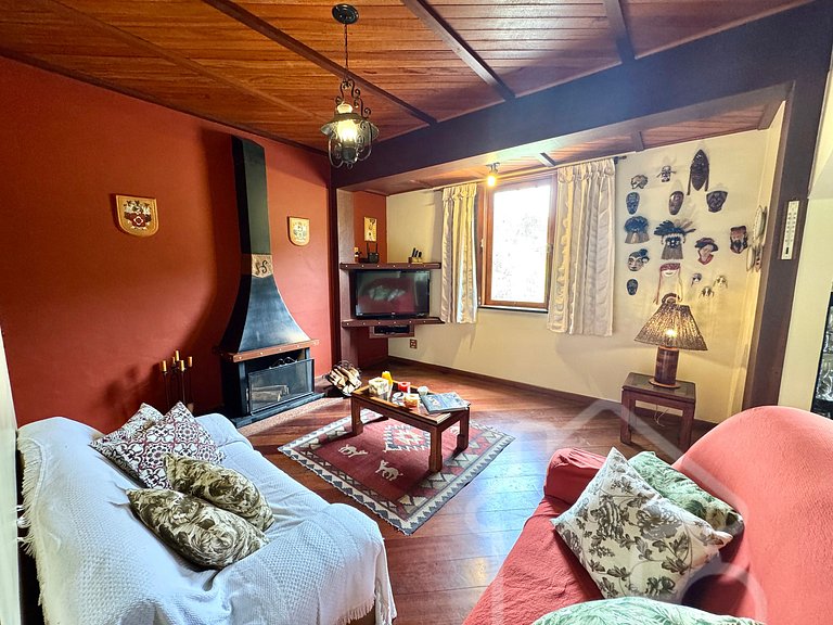 Casa Espaçosa em Mury | Até 20 Hóspedes