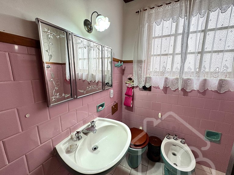 Casa Espaçosa em Mury | Até 20 Hóspedes