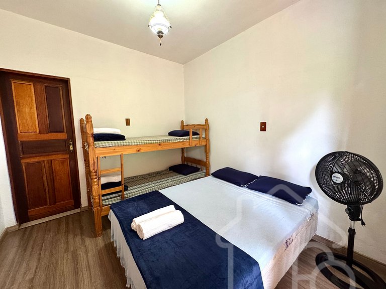 Casa Espaçosa em Mury | Até 20 Hóspedes