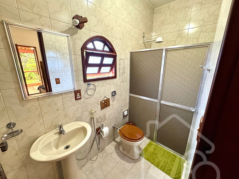 Casa Espaçosa em Mury | Até 20 Hóspedes