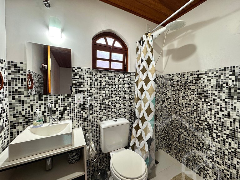 Casa Espaçosa em Mury | Até 20 Hóspedes