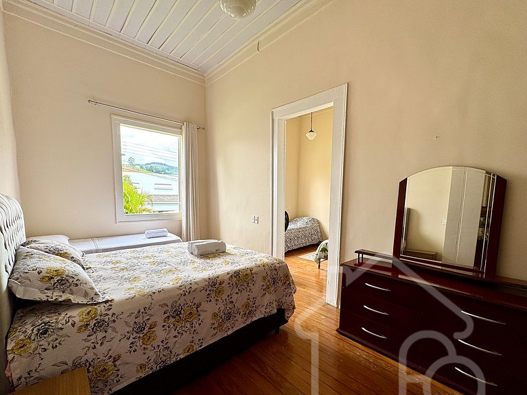 Casa maravilhosa no centro com piscina e sauna