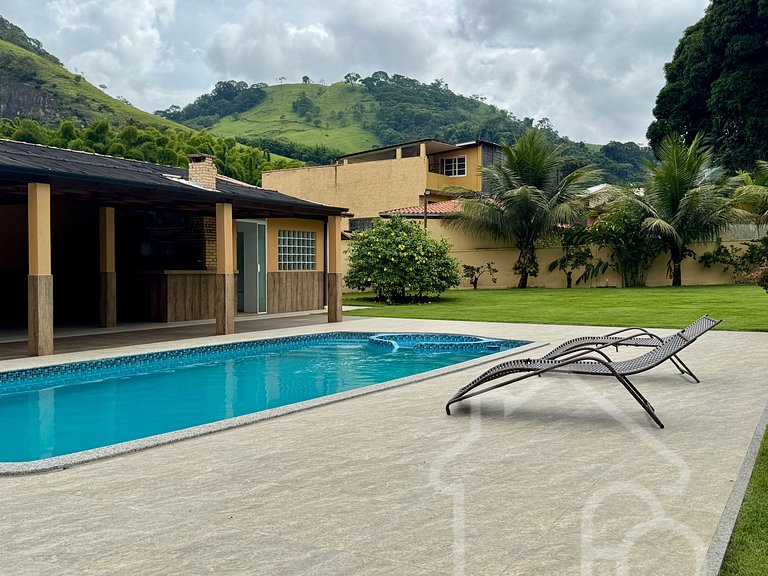 Casa maravilhosa no centro com piscina e sauna