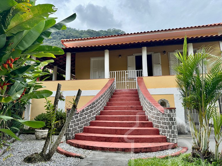 Casa maravilhosa no centro com piscina e sauna
