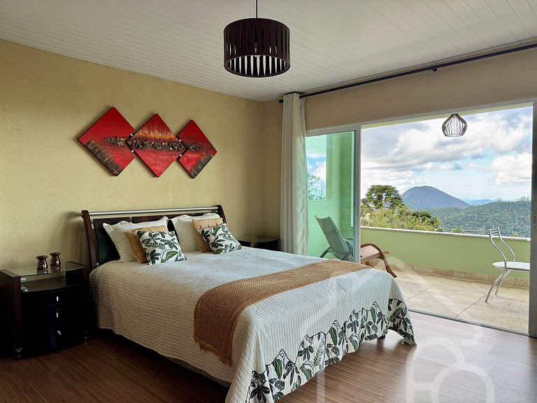 Casa espetacular com piscina e churrasqueira