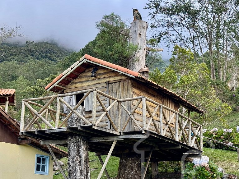 Csa na montanha com lareira e vista espetacular
