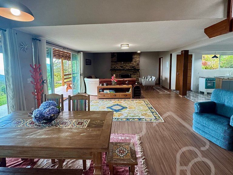 Casa espetacular com piscina e churrasqueira