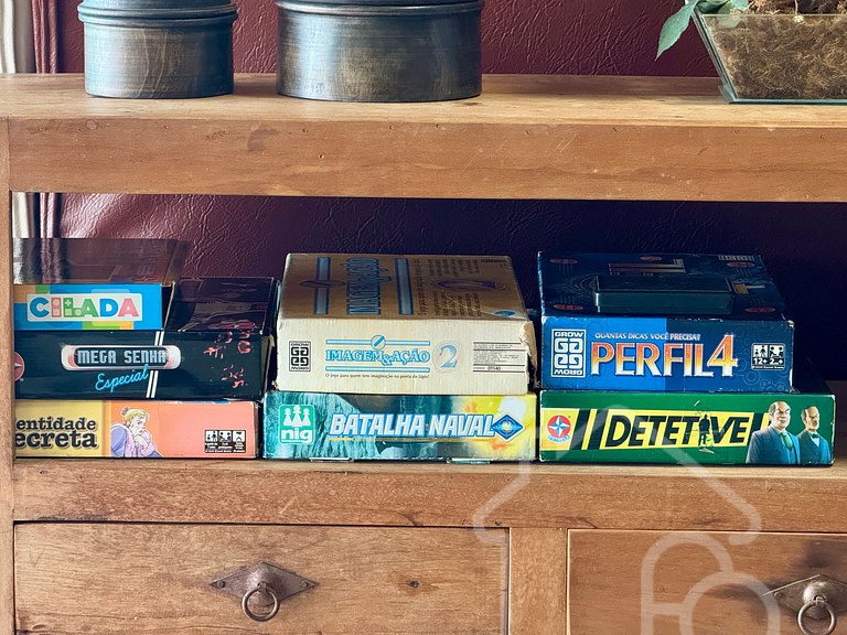 Casa com piscina natural e churrasqueira