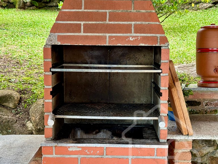 Casa espetacular com piscina e churrasqueira