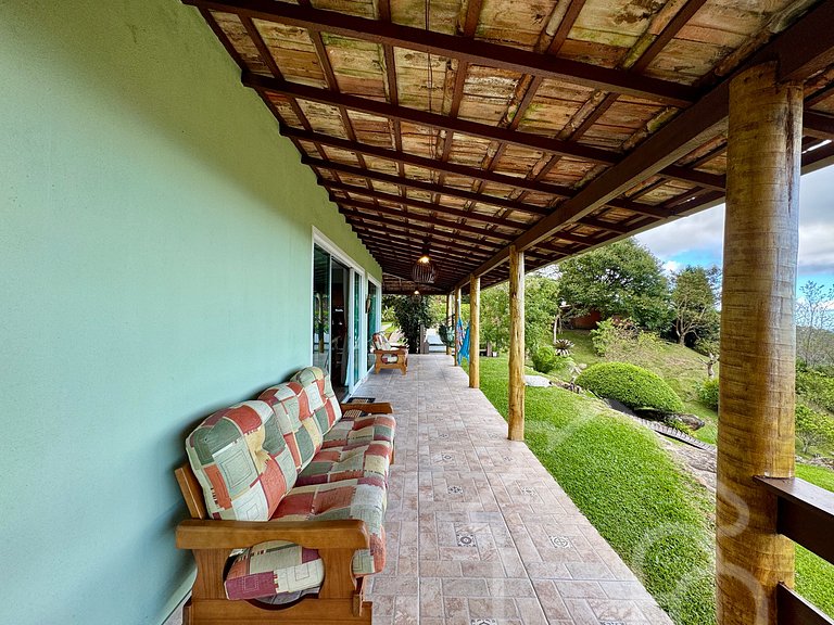 Casa espetacular com piscina e churrasqueira