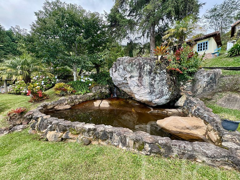 Casa na montanha com lareira e vista espetacular