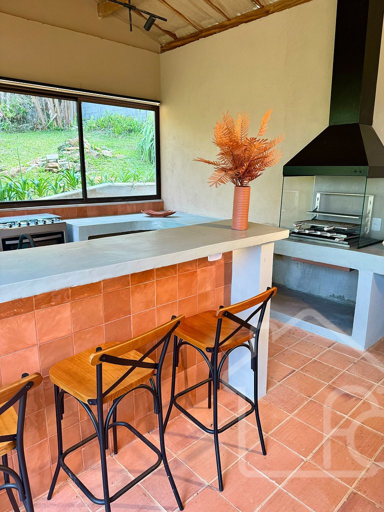 Casa com Jacuzzi e Área Gourmet em Mury