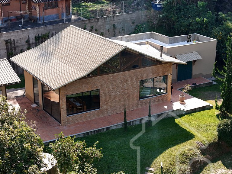Casa com Jacuzzi e Área Gourmet em Mury