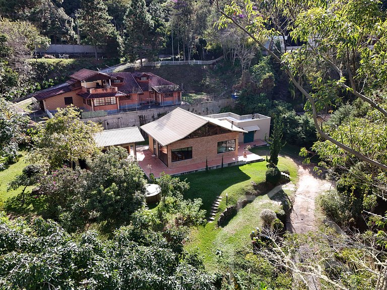 Casa com Jacuzzi e Área Gourmet em Mury