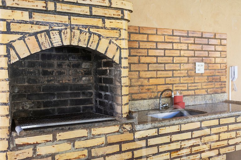 Casa com piscina em condomínio na Rasa