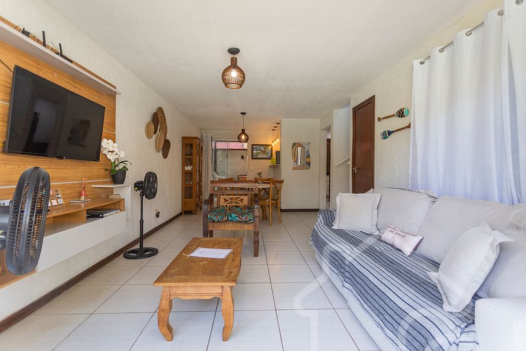 Casa com piscina em condomínio na Rasa