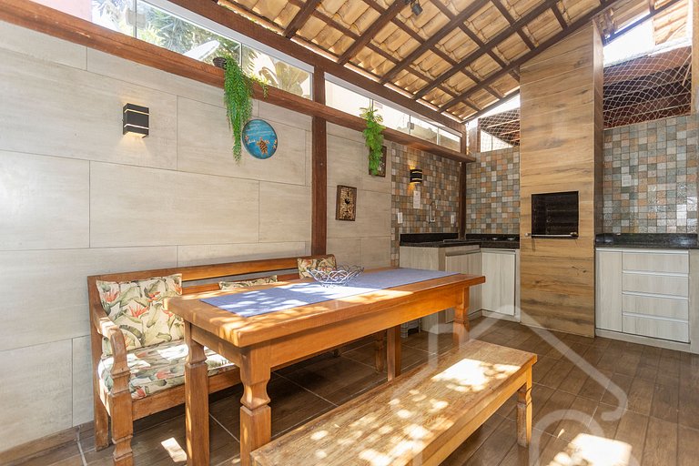 Casa com piscina em condomínio na Rasa