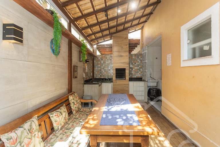 Casa com piscina em condomínio na Rasa