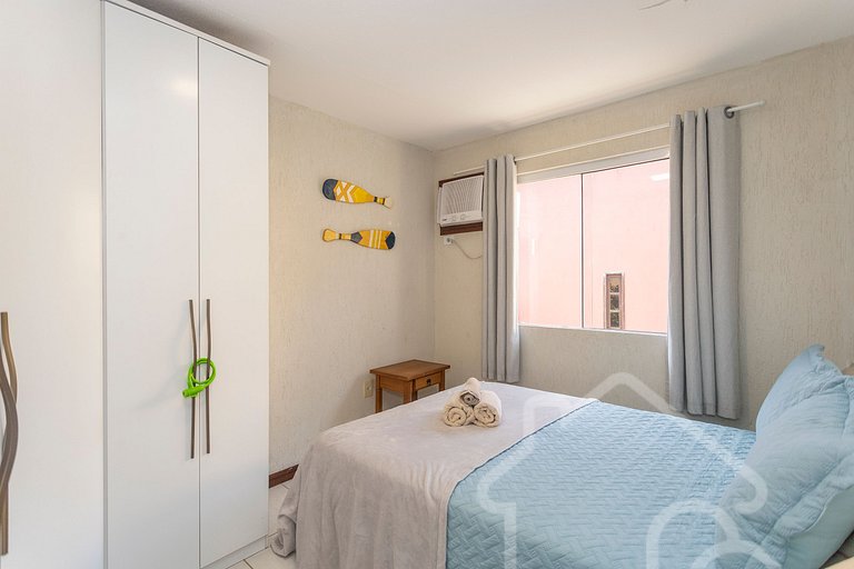 Casa com piscina em condomínio na Rasa