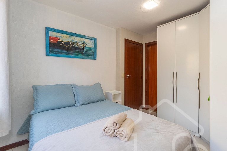 Casa com piscina em condomínio na Rasa