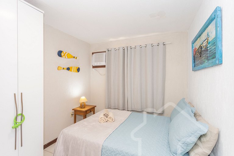 Casa com piscina em condomínio na Rasa