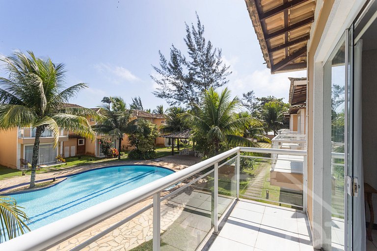 Casa com piscina em condomínio na Rasa