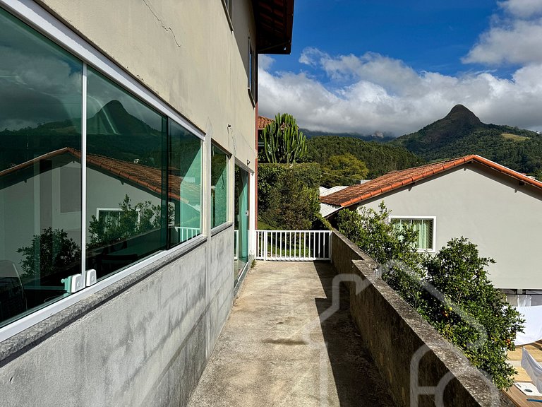 Casa na Serra com vista para as montanhas