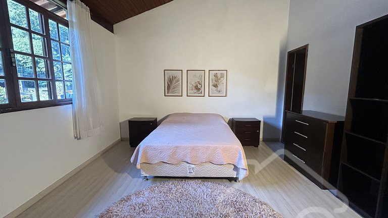 Casa Espaçosa com Piscina, Hidro e 3 Suítes