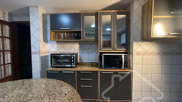 Casa Espaçosa com Piscina, Hidro e 3 Suítes