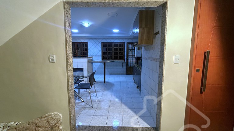 Casa Espaçosa com Piscina, Hidro e 3 Suítes