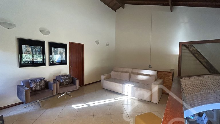 Casa Espaçosa com Piscina, Hidro e 3 Suítes