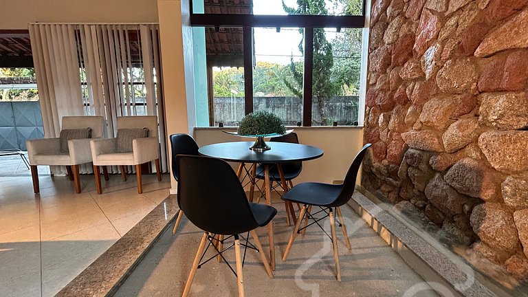 Casa Espaçosa com Piscina, Hidro e 3 Suítes
