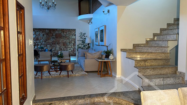Casa Espaçosa com Piscina, Hidro e 3 Suítes