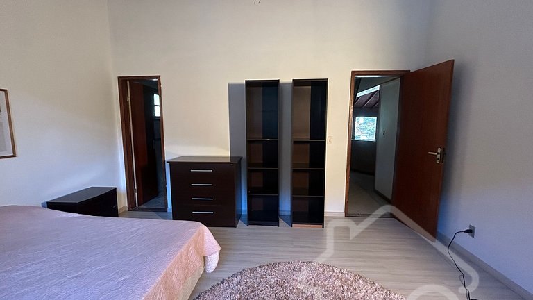 Casa Espaçosa com Piscina, Hidro e 3 Suítes