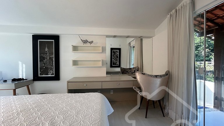 Casa Espaçosa com Piscina, Hidro e 3 Suítes