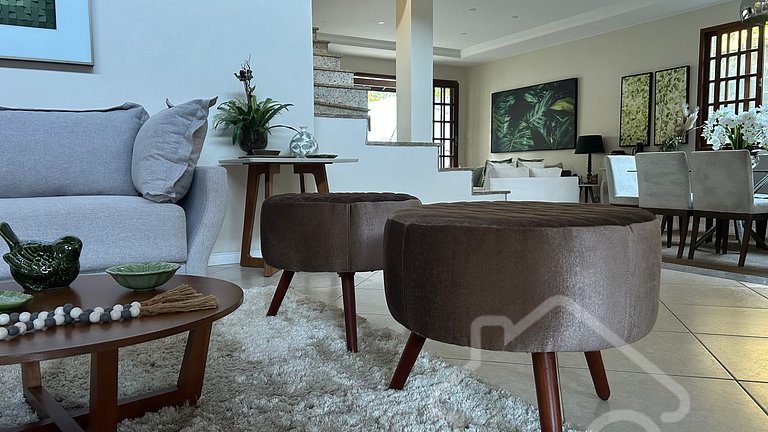 Casa Espaçosa com Piscina, Hidro e 3 Suítes