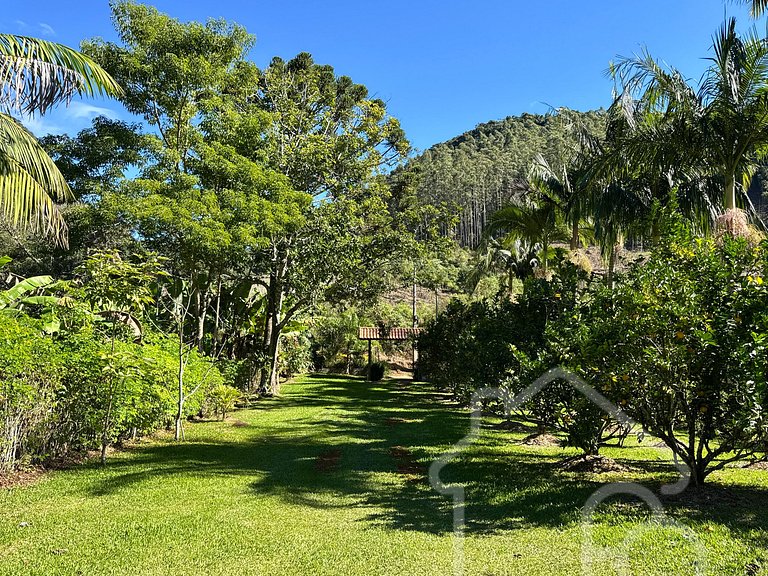 Refúgio na Serra com Rio no Jardim – Remanso Galdi