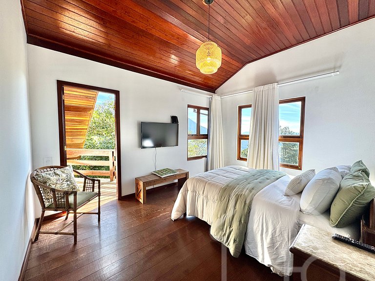 Casa com Lareira e Vista para as Montanhas