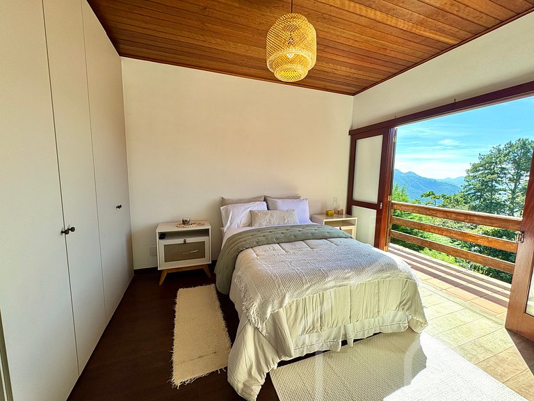 Casa com Lareira e Vista para as Montanhas