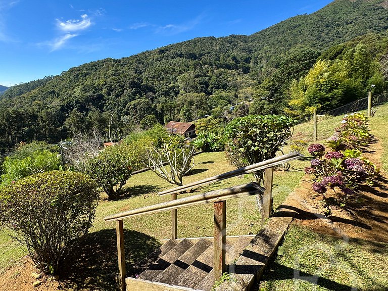 Casa com Lareira e Vista para as Montanhas
