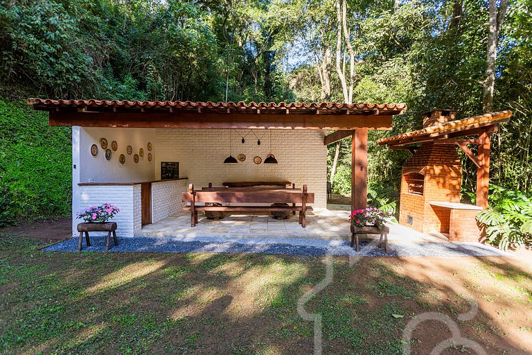Casa de Campo em Itaipava com Piscina e Lareira
