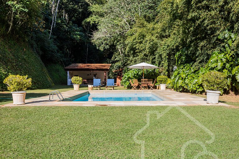 Casa de Campo em Itaipava com Piscina e Lareira