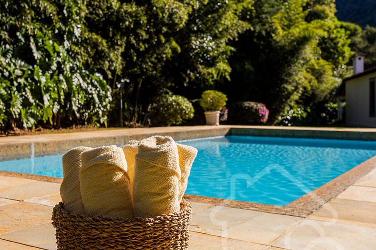 Casa de Campo em Itaipava com Piscina e Lareira